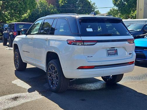 bright white clearcoat 2026 Jeep Grand Cherokee Summit