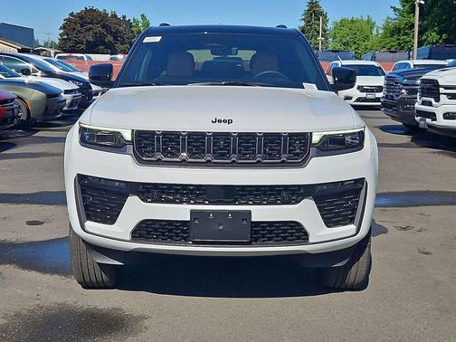 bright white clearcoat 2026 Jeep Grand Cherokee Summit
