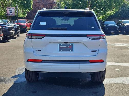 bright white clearcoat 2026 Jeep Grand Cherokee Summit