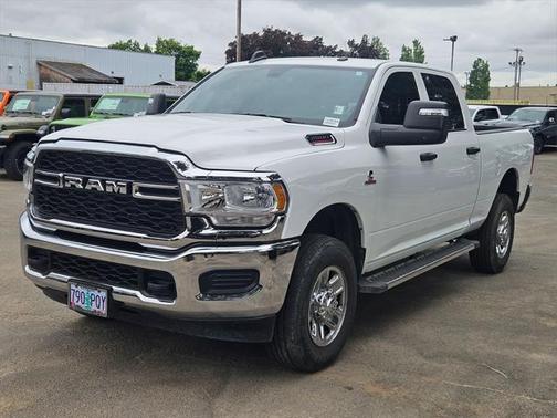 2024 RAM 2500 Tradesman Crew Cab 4x4 6'4' Box
