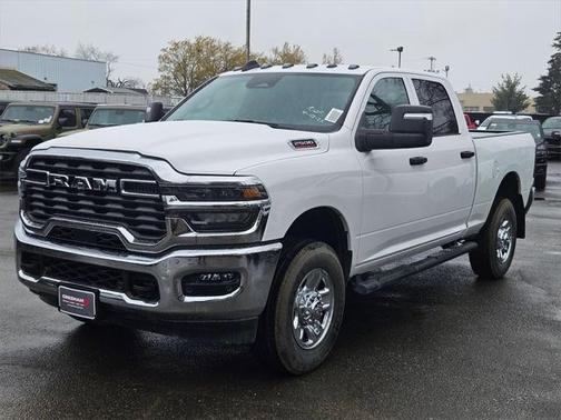 2025 RAM 2500 Tradesman Crew Cab 4x4 6'4' Box