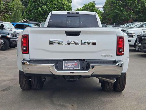 Bright White Clearcoat 2026 RAM 3500 Tradesman Crew Cab 4x4 8' Box