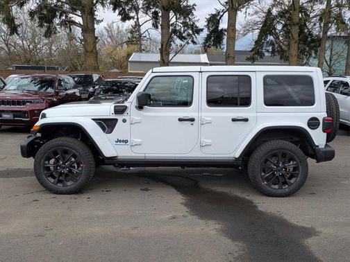 2025 Jeep Wrangler 4xe Sahara