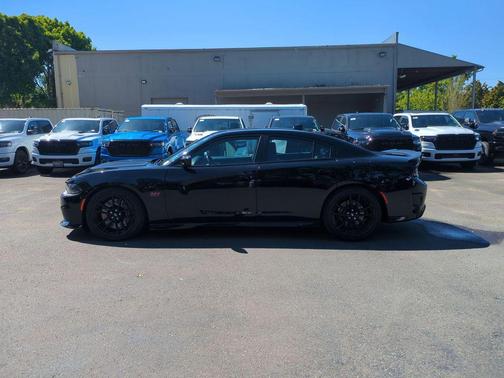 Pitch Black Clearcoat 2021 Dodge Charger R/T Scat Pack