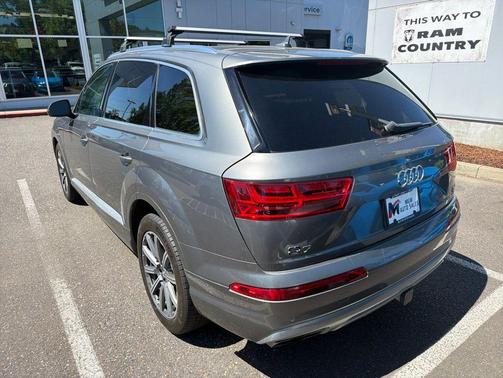 Graphite Gray Metallic 2018 Audi Q7 3.0T Prestige