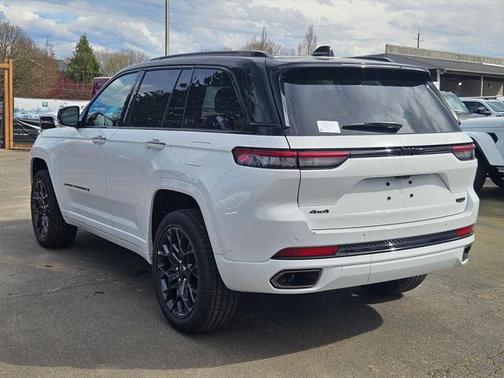 2025 Jeep Grand Cherokee Summit