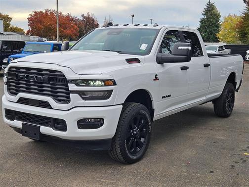 2025 RAM 2500 Big Horn Crew Cab 4x4 8' Box