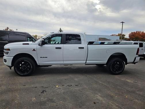 2025 RAM 2500 Big Horn Crew Cab 4x4 8' Box