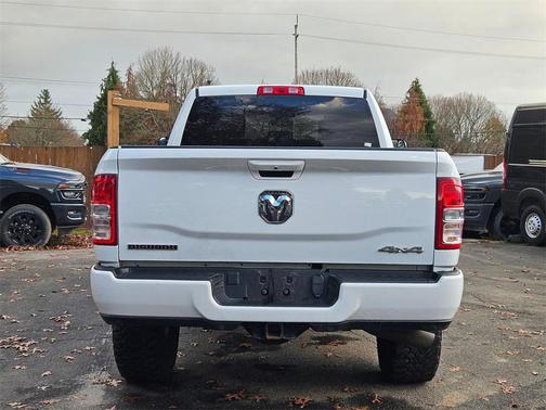 2022 RAM 2500 Big Horn Crew Cab 4x4 6'4' Box