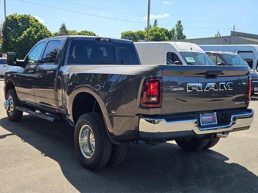 2025 RAM 3500 Tradesman Crew Cab 4x4 8' Box