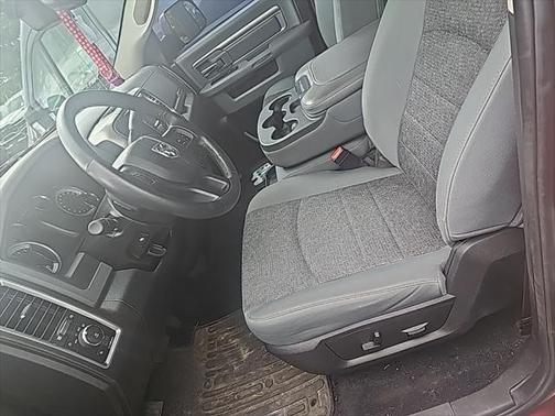 2018 RAM 3500 Big Horn Crew Cab 4x4 8' Box