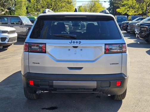Silver Zynith Clearcoat 2026 Jeep Cherokee Laredo 4x4