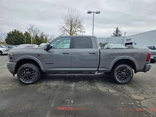 2026 RAM 3500 Limited Crew Cab 4x4 6'4' Box