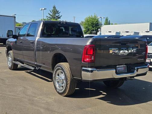 2025 RAM 3500 Tradesman Crew Cab 4x4 8' Box