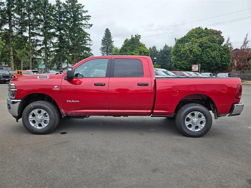 2025 RAM 3500 Big Horn Crew Cab 4x4 6'4' Box