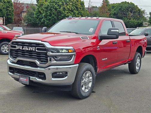 2025 RAM 3500 Big Horn Crew Cab 4x4 6'4' Box