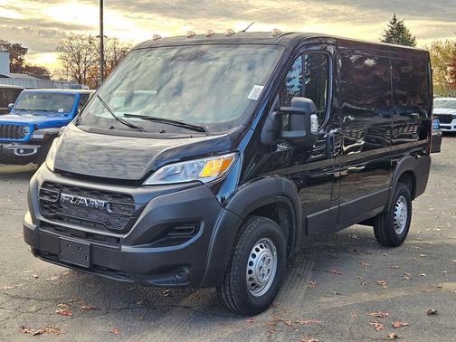 Black Clearcoat 2026 RAM ProMaster 1500 Low Roof