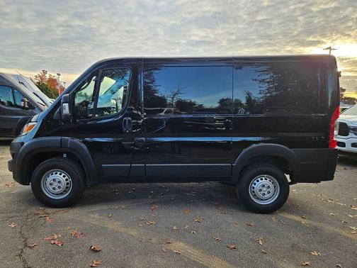 Black Clearcoat 2026 RAM ProMaster 1500 Low Roof