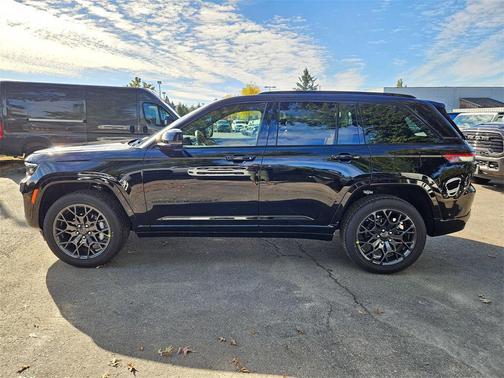 2025 Jeep Grand Cherokee Summit