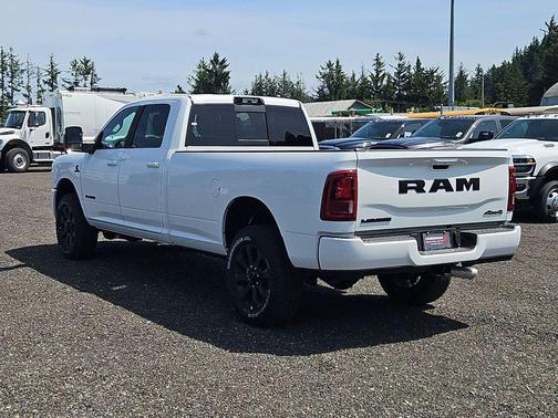 Bright White Clearcoat 2026 RAM 3500 Laramie Crew Cab 4x4 8' Box