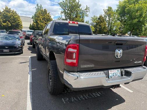 Granite Crystal Metallic Clearcoat 2022 RAM 2500 Big Horn Crew Cab 4x4 6'4' Box