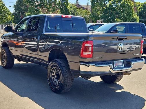 Granite Crystal Metallic Clearcoat 2022 RAM 2500 Big Horn Crew Cab 4x4 6'4' Box