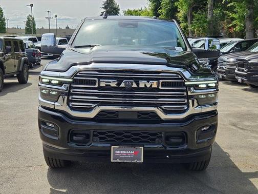 2025 RAM 3500 Laramie Crew Cab 4x4 8' Box