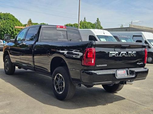 2025 RAM 3500 Laramie Crew Cab 4x4 8' Box