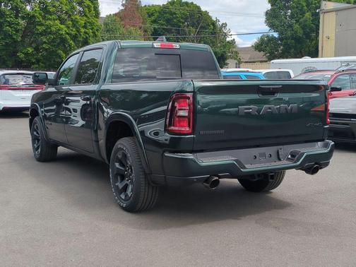 Serrano Green Metallic 2026 RAM 1500 Big Horn/Lone Star