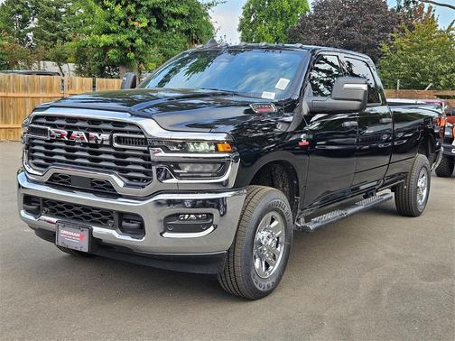 2025 RAM 2500 Tradesman Crew Cab 4x4 8' Box