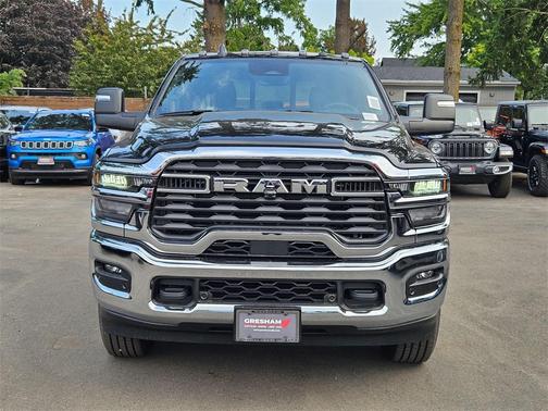 2025 RAM 2500 Tradesman Crew Cab 4x4 8' Box