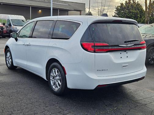 2026 Chrysler Pacifica L