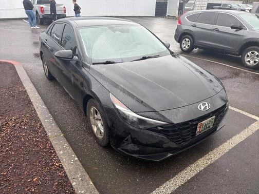 2022 Hyundai ELANTRA SE