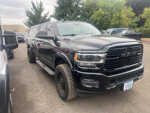 2019 RAM 3500 Laramie Crew Cab 4x4 8' Box