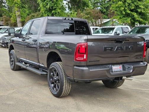 2025 RAM 3500 Big Horn Crew Cab 4x4 6'4' Box