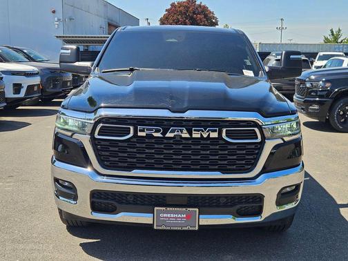 Diamond Black Crystal Pearlcoat 2025 RAM 1500 Big Horn/Lone Star