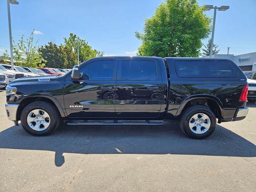 Diamond Black Crystal Pearlcoat 2025 RAM 1500 Big Horn/Lone Star