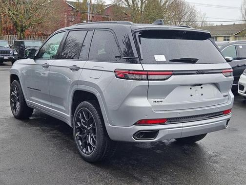 2025 Jeep Grand Cherokee Summit