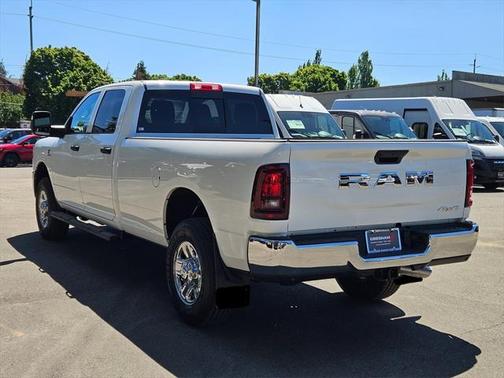 2025 RAM 3500 Tradesman Crew Cab 4x4 8' Box