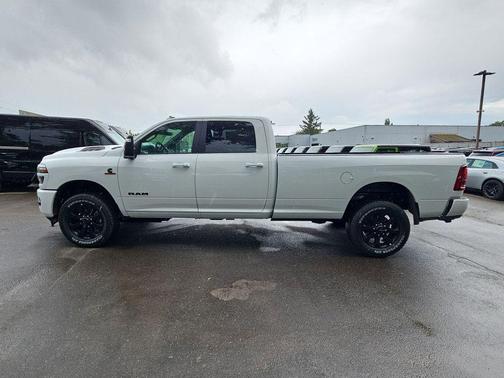 Bright White Clearcoat 2026 RAM 2500 Laramie Crew Cab 4x4 8' Box
