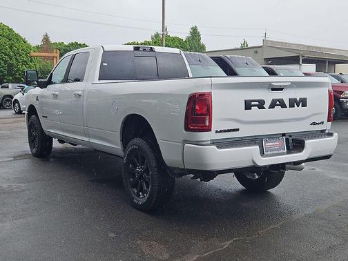 Bright White Clearcoat 2026 RAM 2500 Laramie Crew Cab 4x4 8' Box