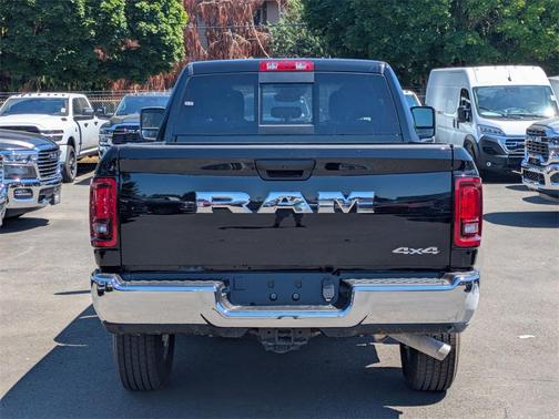 2025 RAM 2500 Tradesman Crew Cab 4x4 6'4' Box