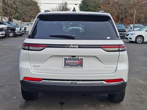 2025 Jeep Grand Cherokee Laredo