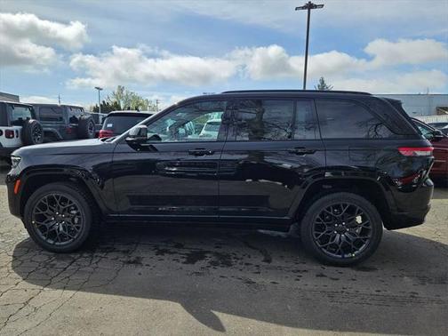 2025 Jeep Grand Cherokee Summit