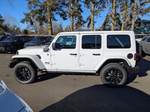 2025 Jeep Wrangler 4xe Sahara