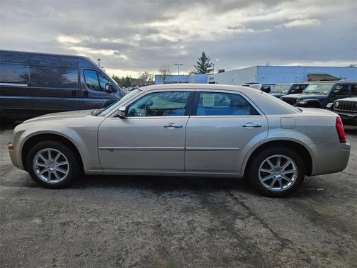 2009 Chrysler 300C Base
