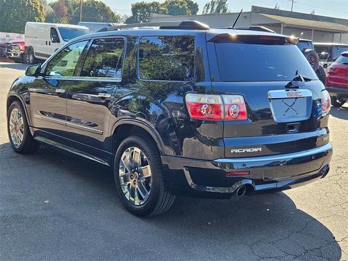 2011 GMC Acadia Denali