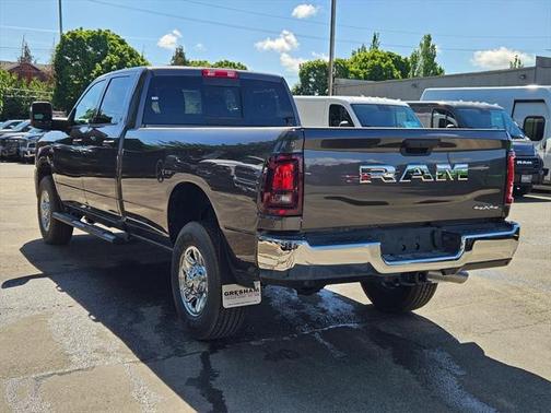 2025 RAM 2500 Tradesman Crew Cab 4x4 8' Box