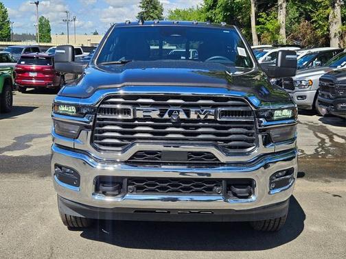 2025 RAM 2500 Tradesman Crew Cab 4x4 8' Box