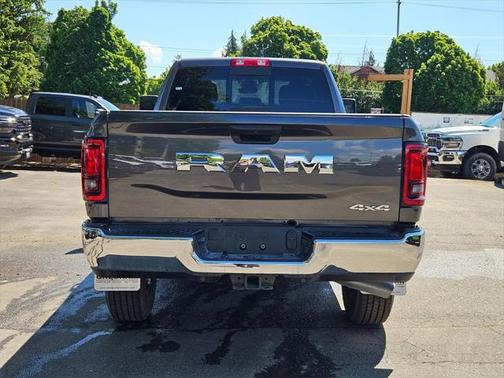 2025 RAM 2500 Tradesman Crew Cab 4x4 8' Box